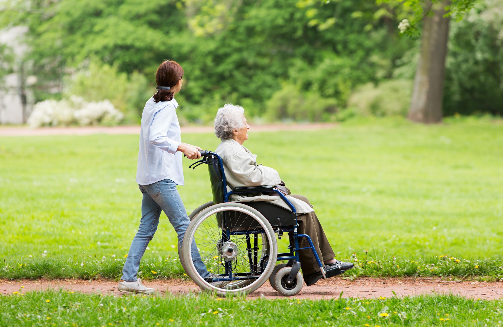 When to Move from Assisted Living to Nursing Home